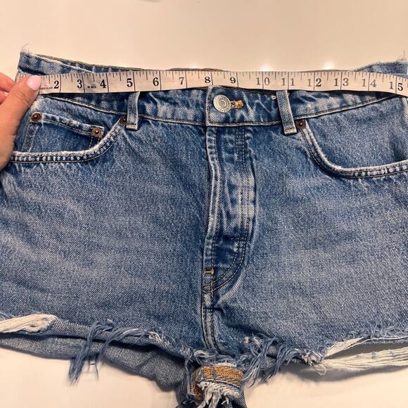 Zara Distressed Denim Cutoff Jeans Shorts Size 6 - Picture 7 of 8